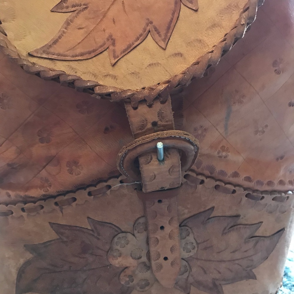 Leather backpack - Picture 2 of 8